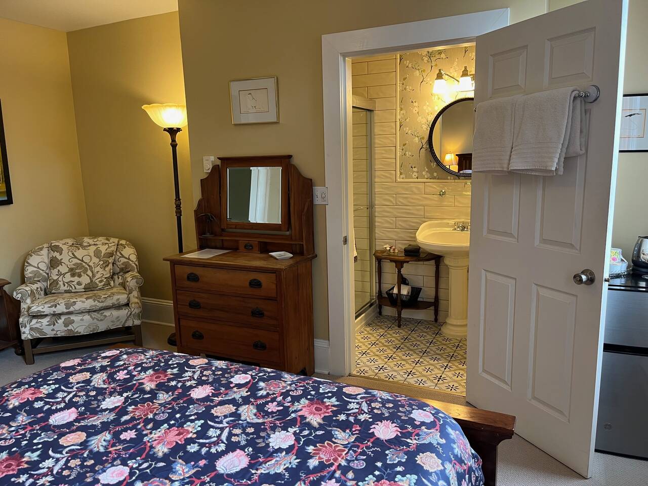 Lovely, quaint, private bathroom